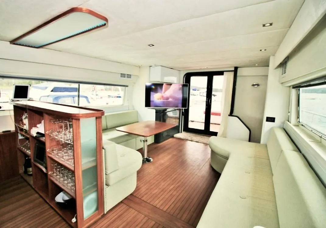 1-3 Bed Cabin On A Luxurious Yacht Stockholm
