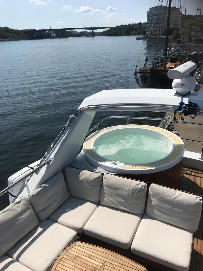 1-3 Bed Cabin On A Luxurious Yacht Stockholm Sweden