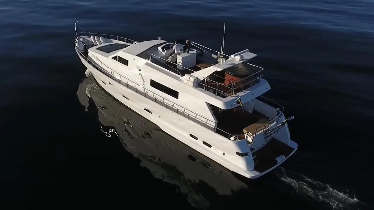 1-3 Bed Cabin On A Luxurious Yacht Stockholm Botel