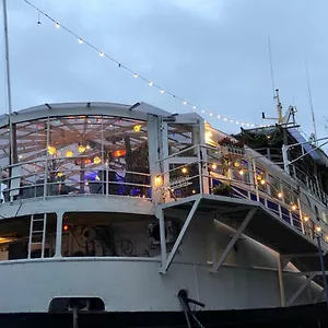 2* Båthotell Loginn