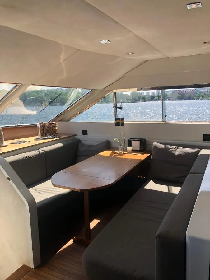 1-3 Bed Cabin On A Luxurious Yacht Στοκχόλμη 0*,  Σουηδία