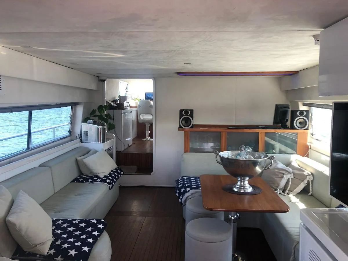 1-3 Bed Cabin On A Luxurious Yacht Στοκχόλμη 0*,