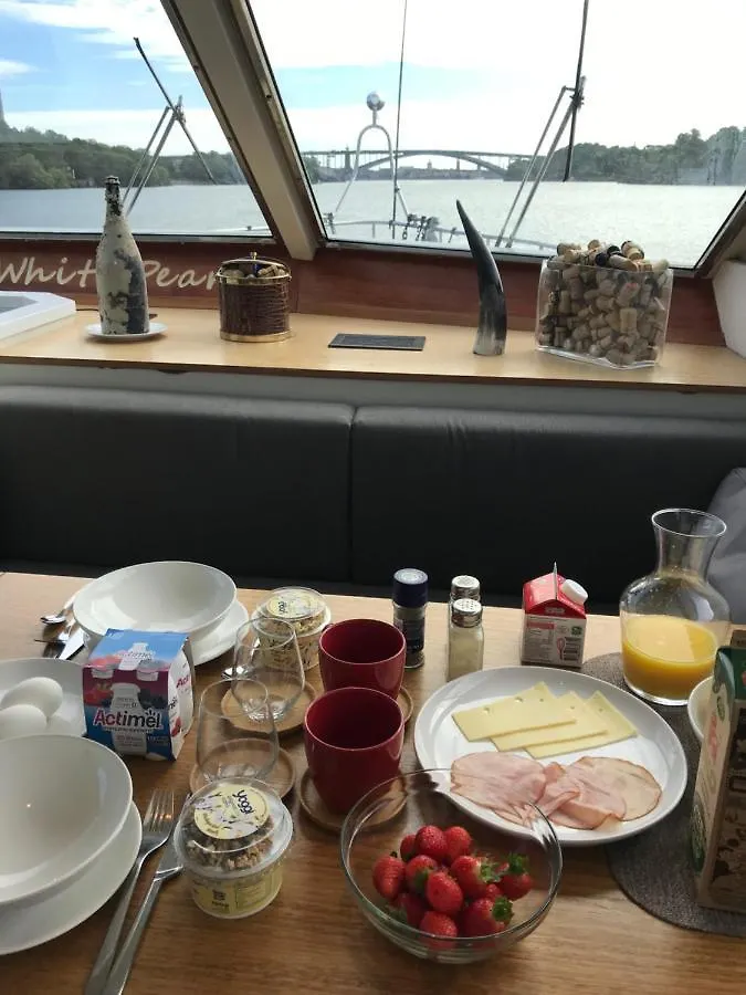 1-3 Bed Cabin On A Luxurious Yacht Στοκχόλμη 0*,
